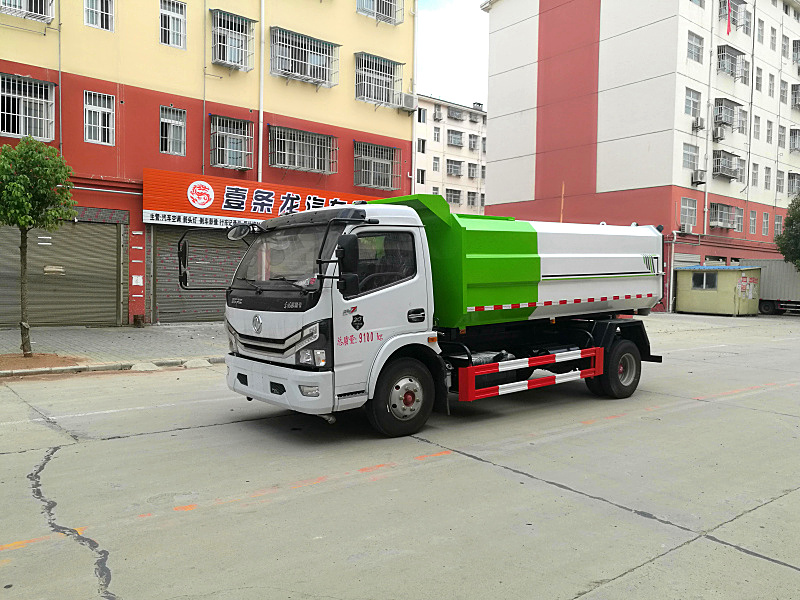 8方东风大多利卡挂桶垃圾车