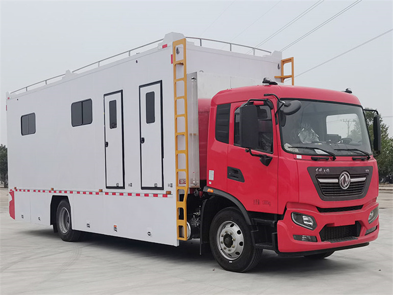 东风天锦7蹲位环保厕所车